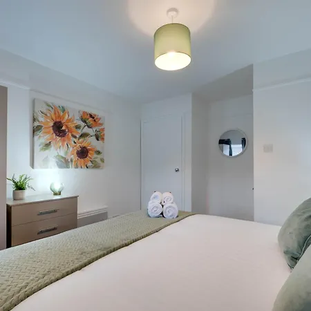 The Hideaway At Monk Street By Week2week Newcastle upon Tyne